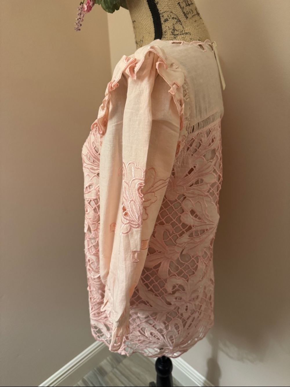 Peachy/pink embroidered cotton top size small - Picture 3 of 9